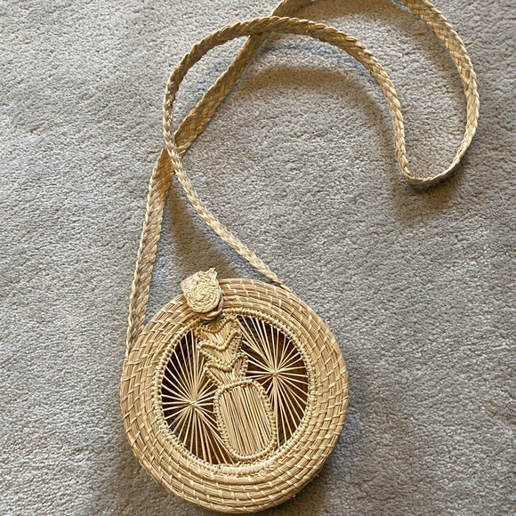Beautiful KAANAS woven circle crossbody purse beach bag w pineapple.  Fr Shopbop - Picture 3 of 3